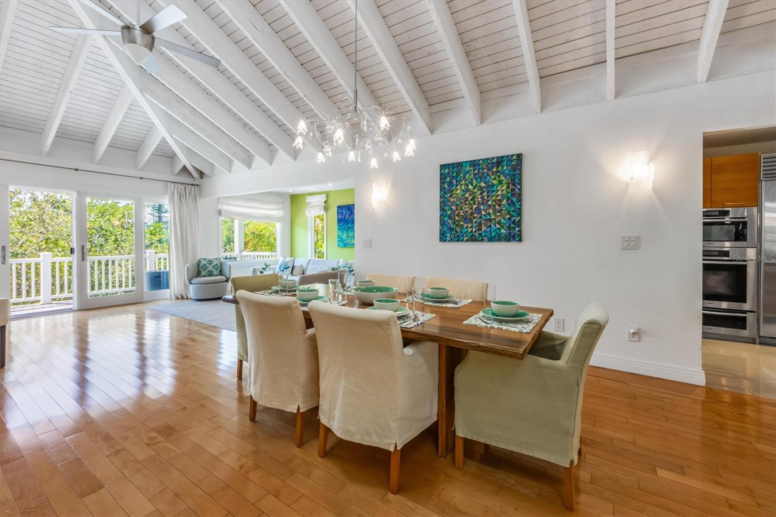 ISLAND CEDARS - Residential