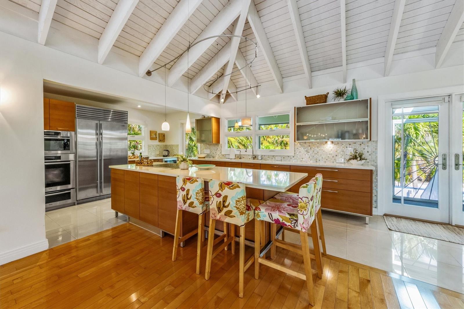 ISLAND CEDARS - Residential