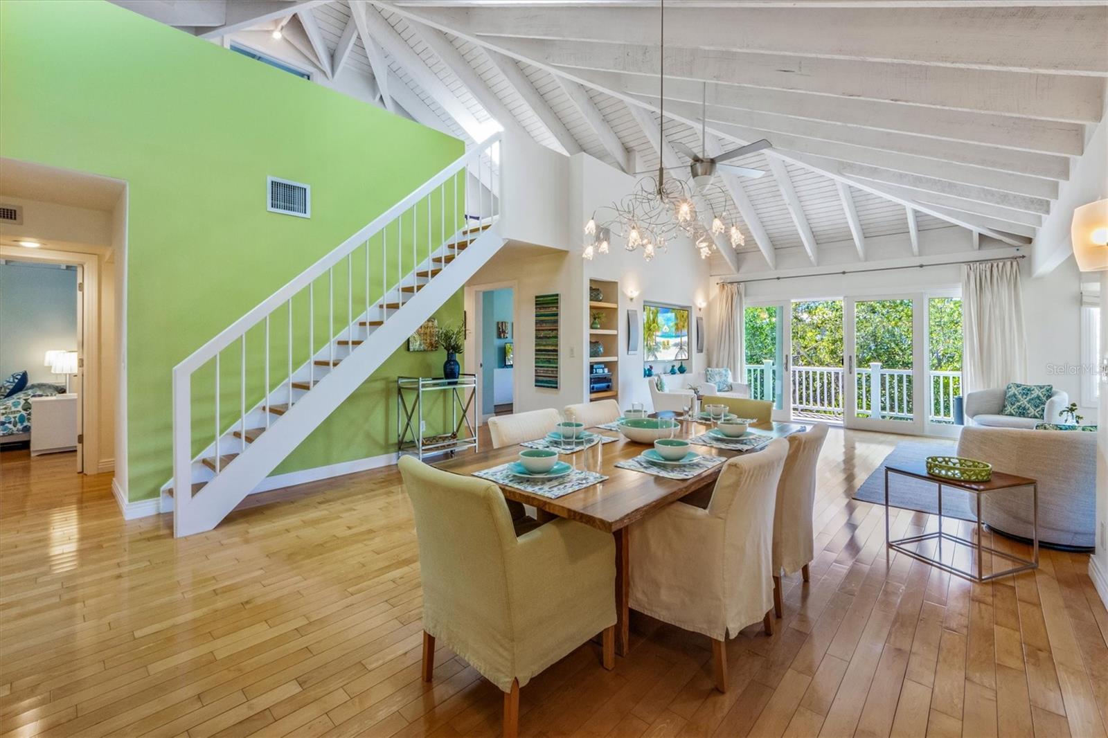 ISLAND CEDARS - Residential