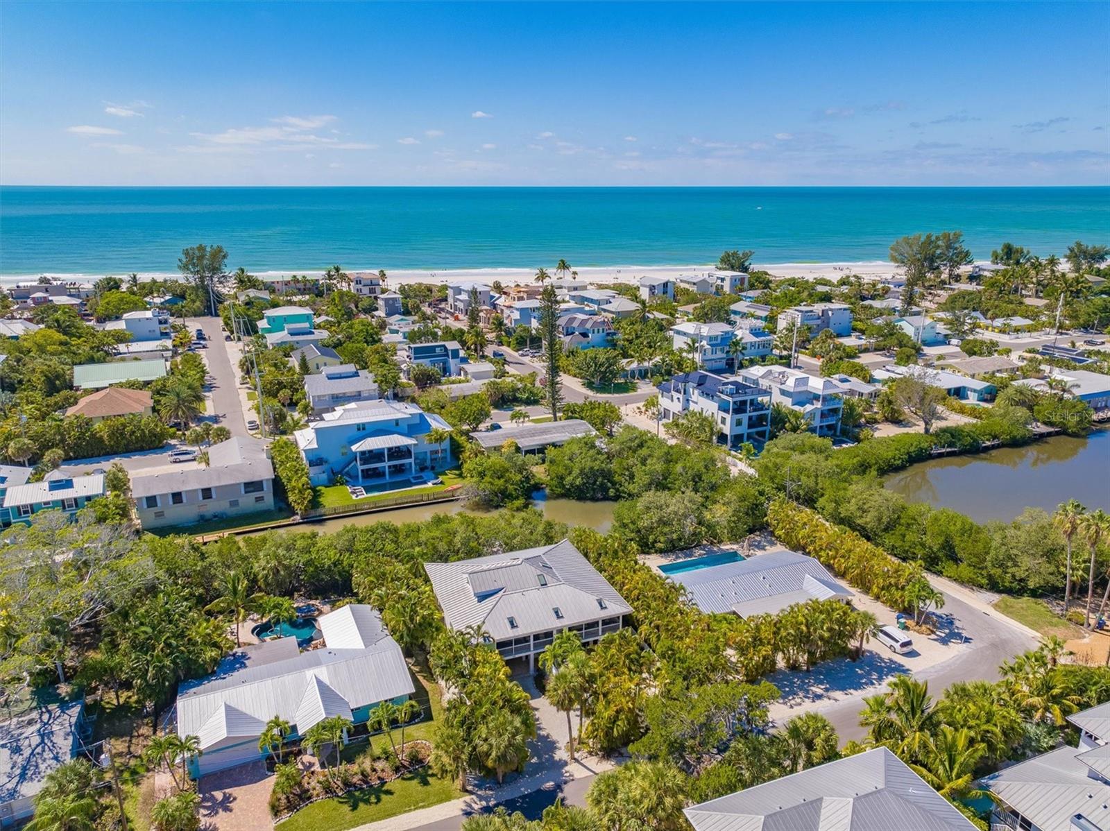 ISLAND CEDARS - Residential