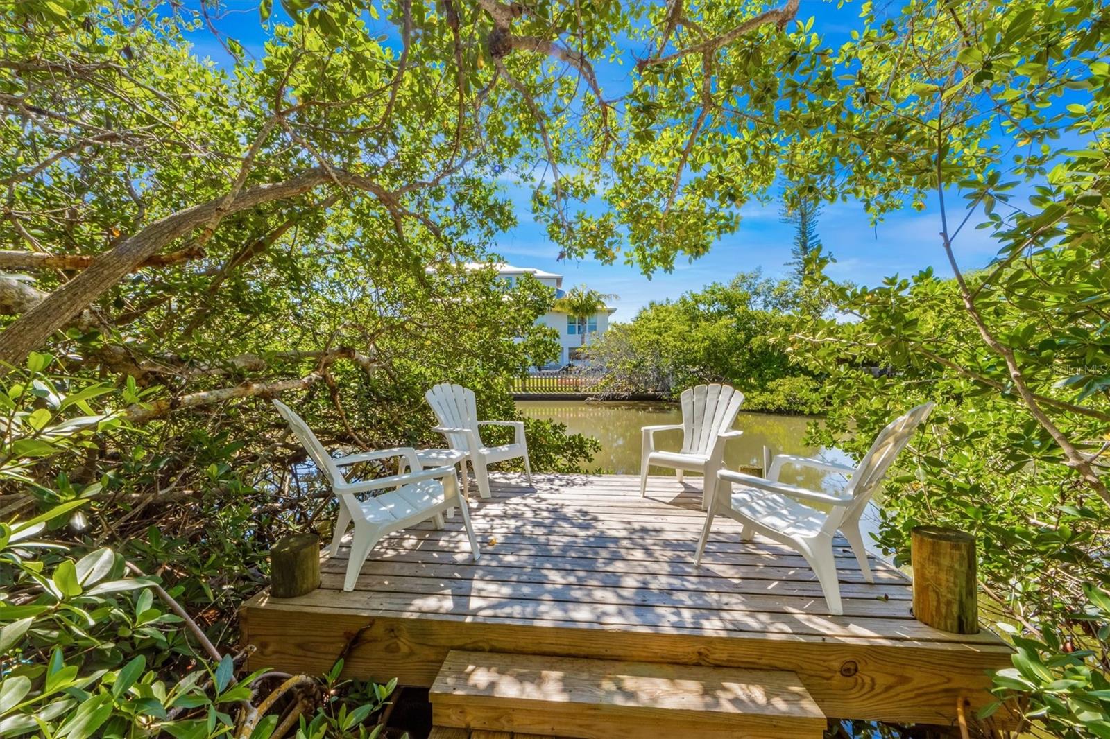 ISLAND CEDARS - Residential