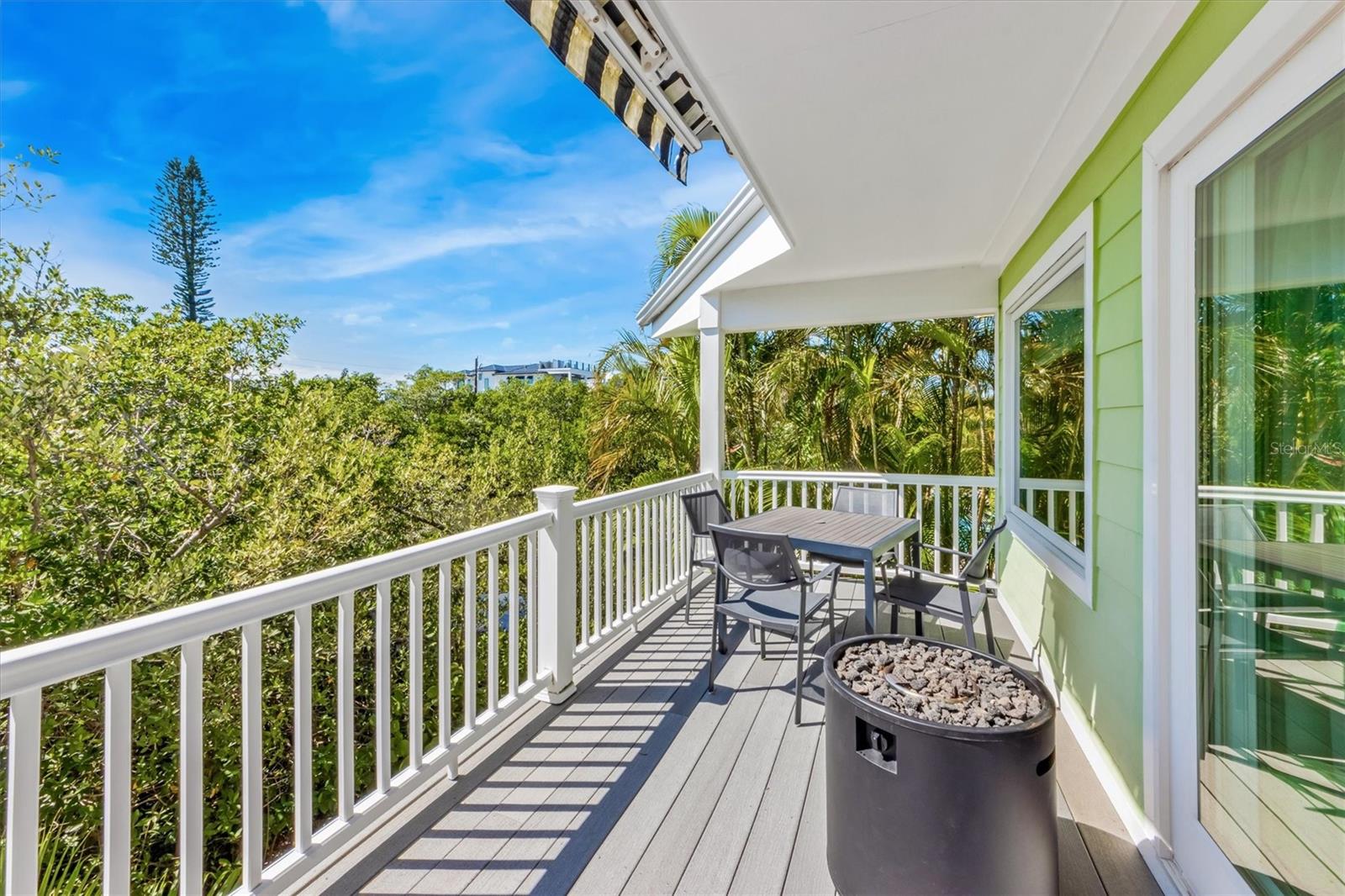 ISLAND CEDARS - Residential