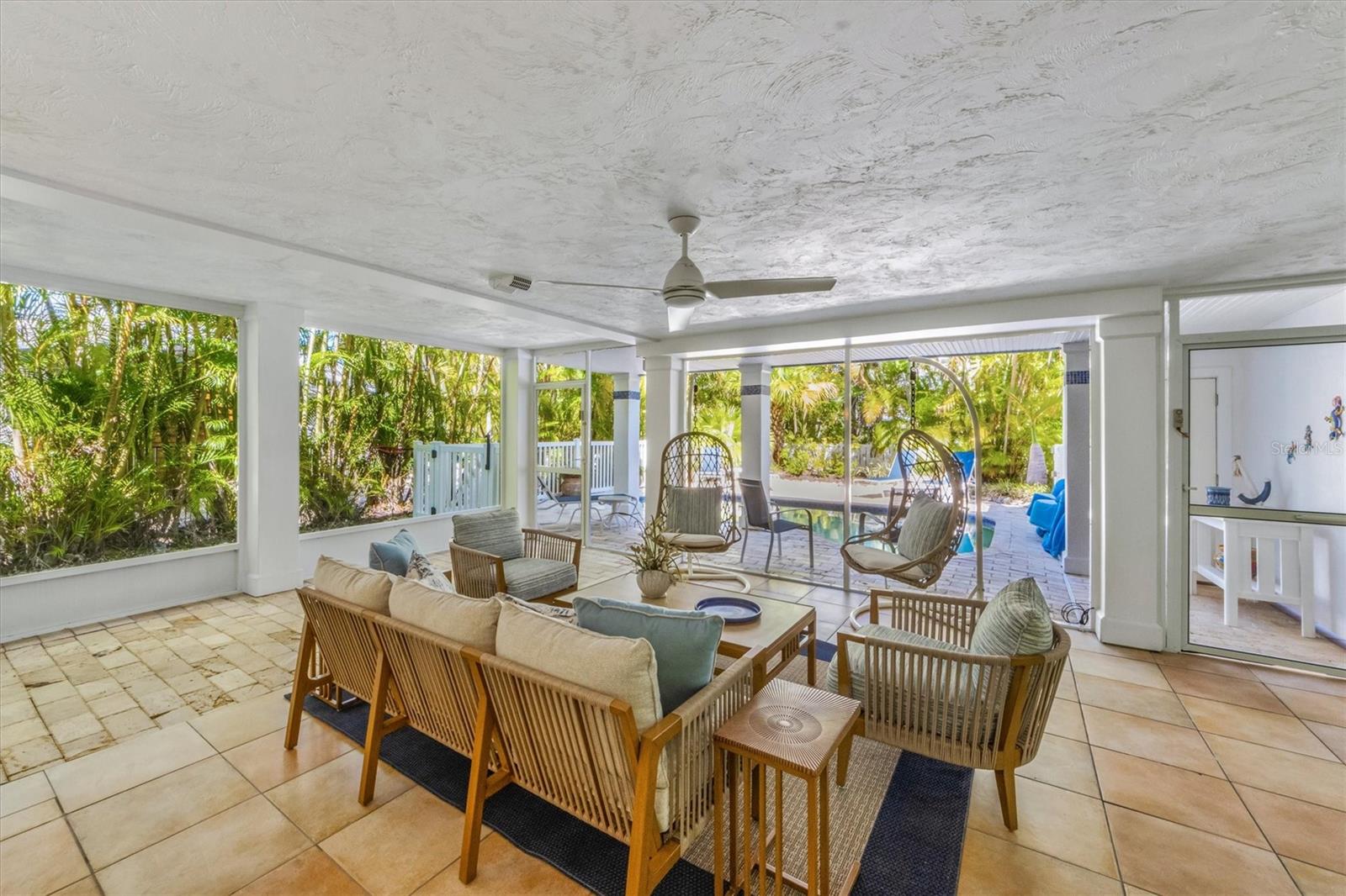 ISLAND CEDARS - Residential