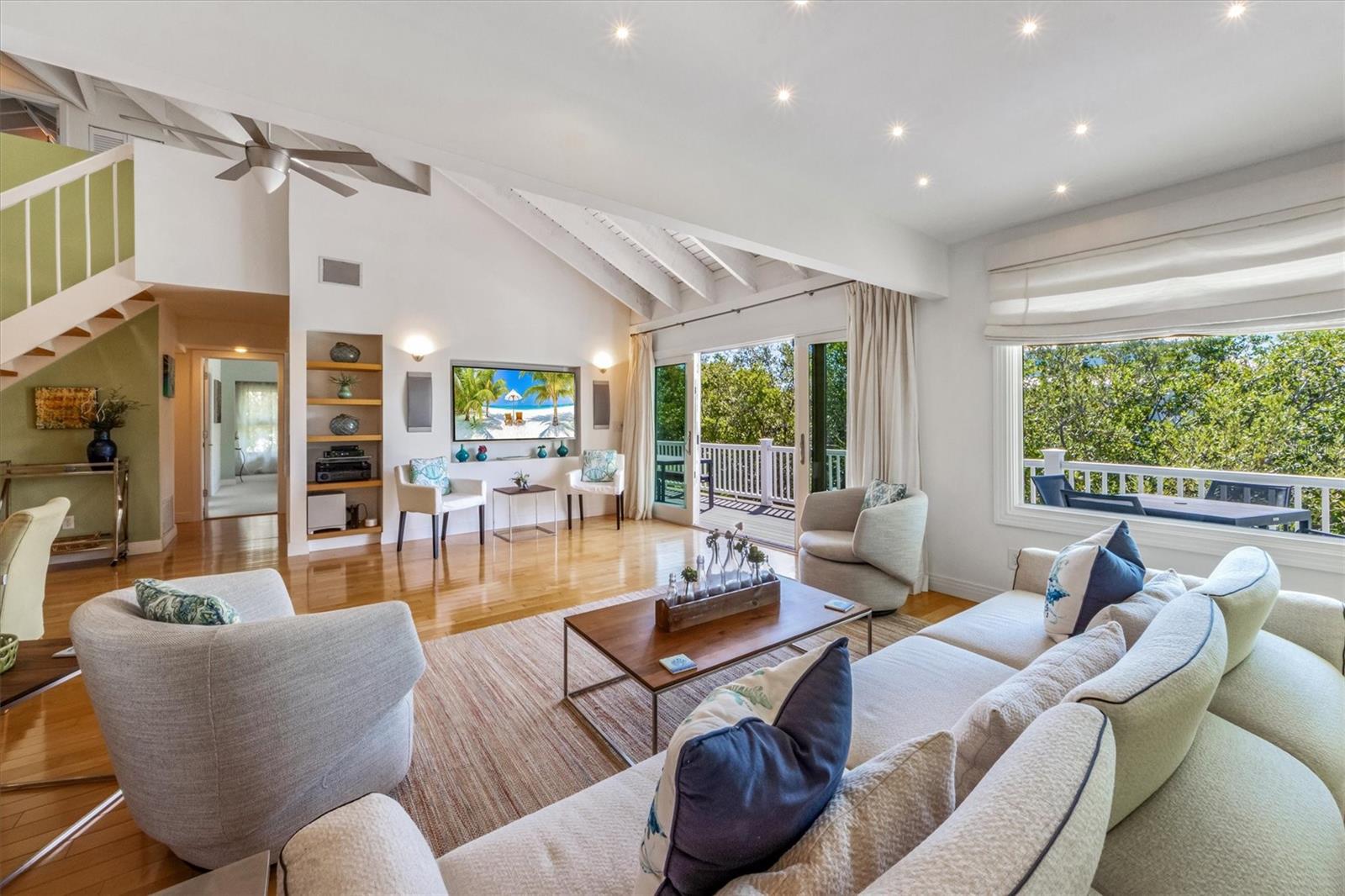 ISLAND CEDARS - Residential