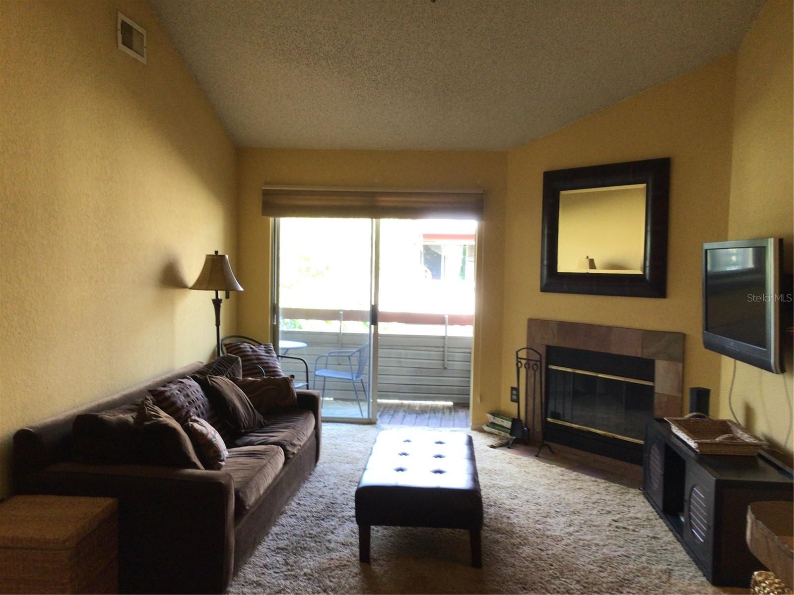 ITOPIA PRIVATE RESIDENCES CONDO - Residential