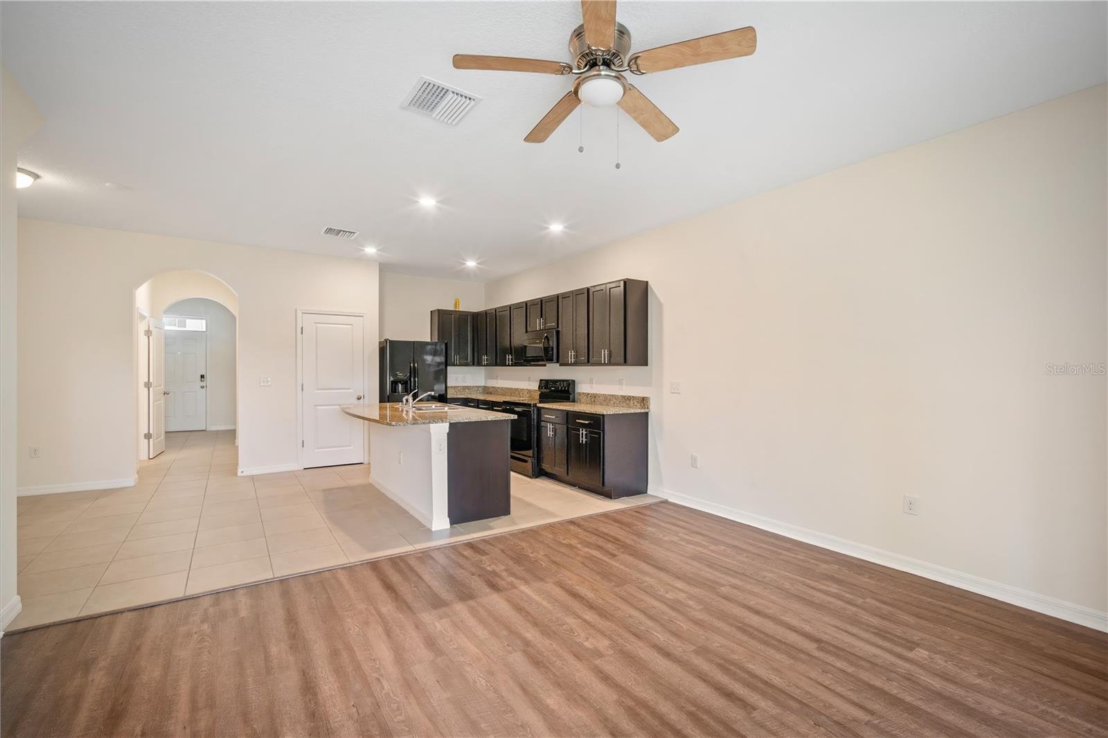 EAGLE PALM PH 3B - Residential Lease