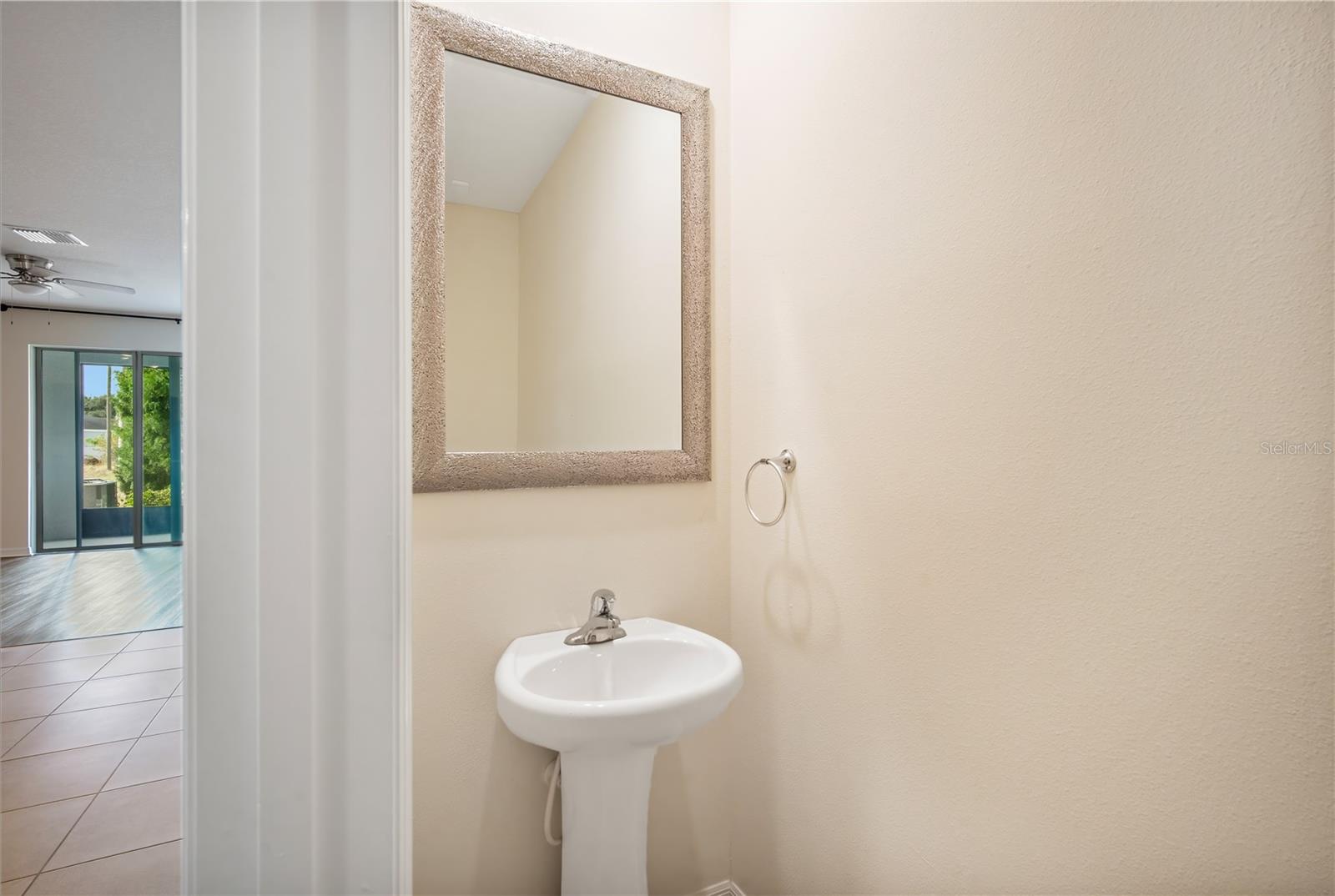 EAGLE PALM PH 3B - Residential Lease