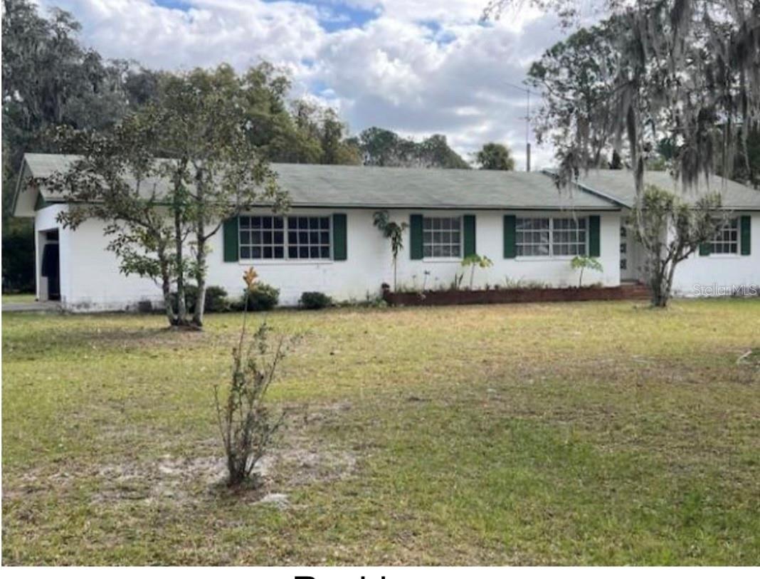 10 MIRROR LAKE DRIVE
