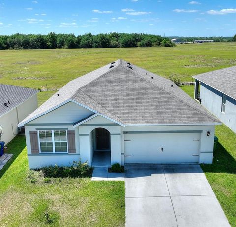 A home in WINTER HAVEN