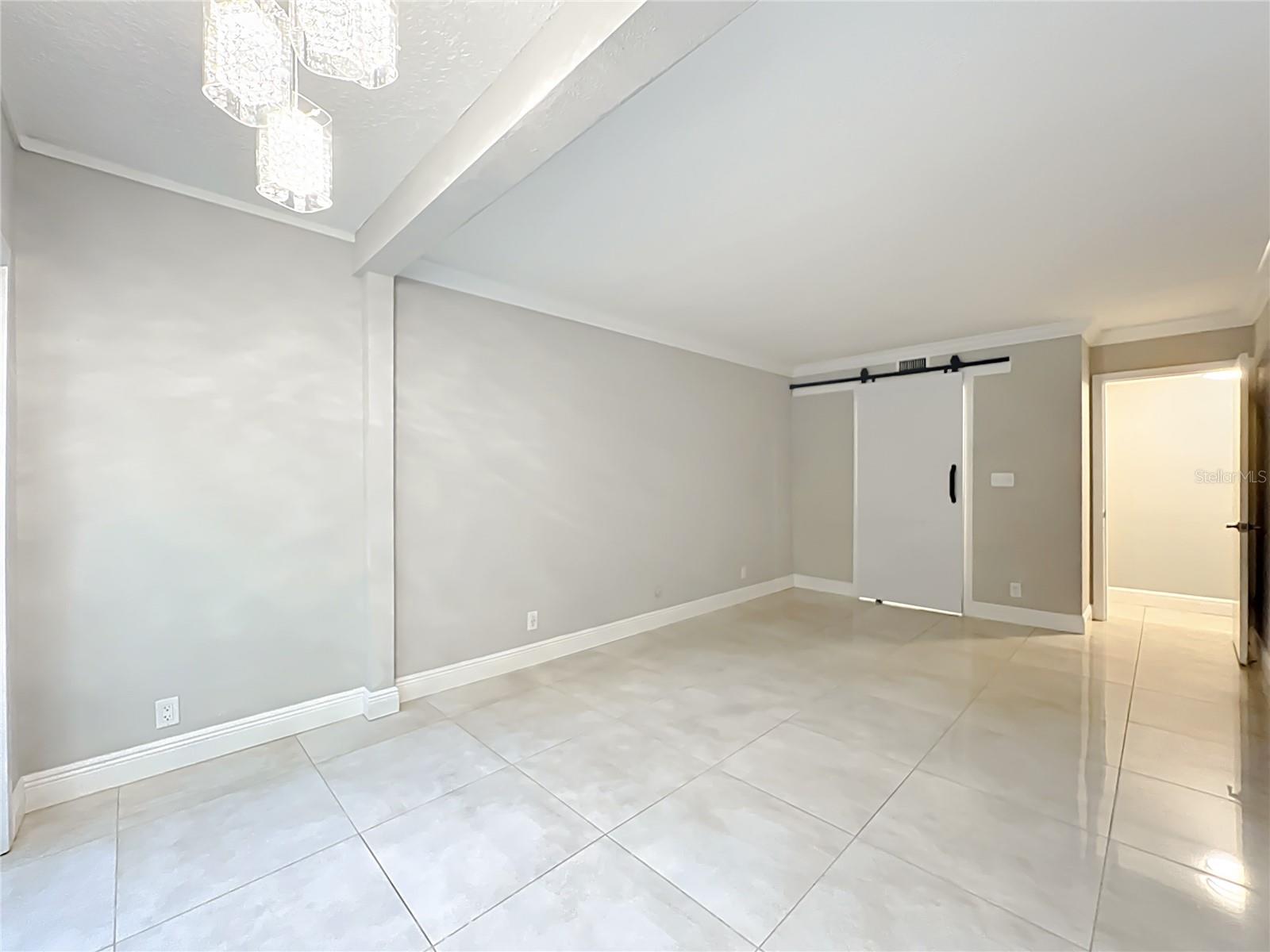 CROWN OAKS - Residential