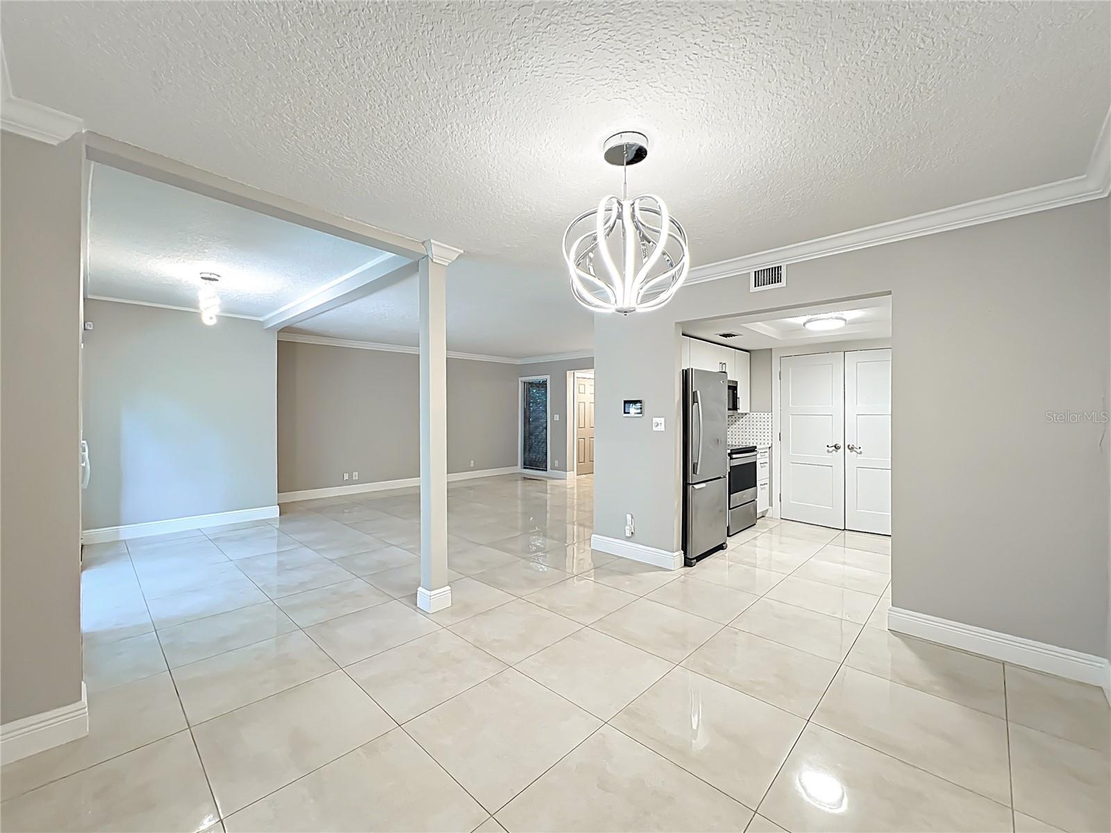 CROWN OAKS - Residential