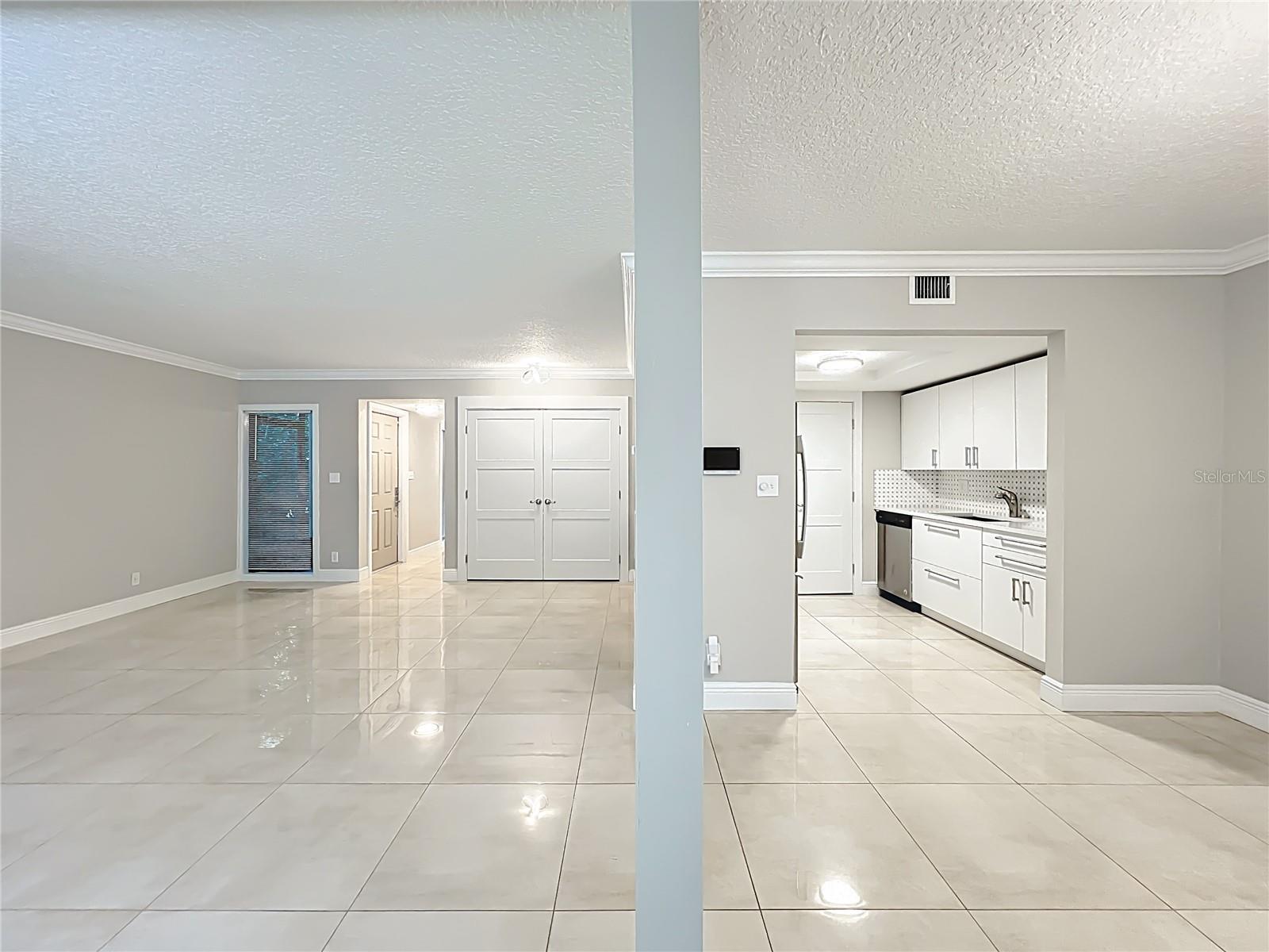 CROWN OAKS - Residential