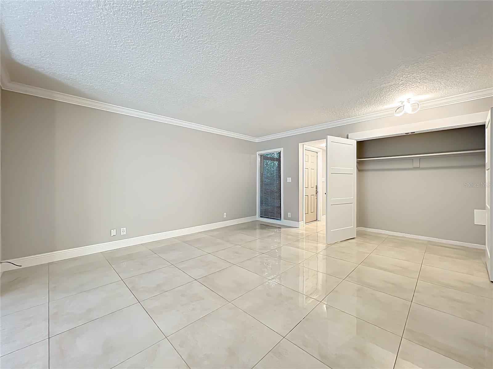 CROWN OAKS - Residential