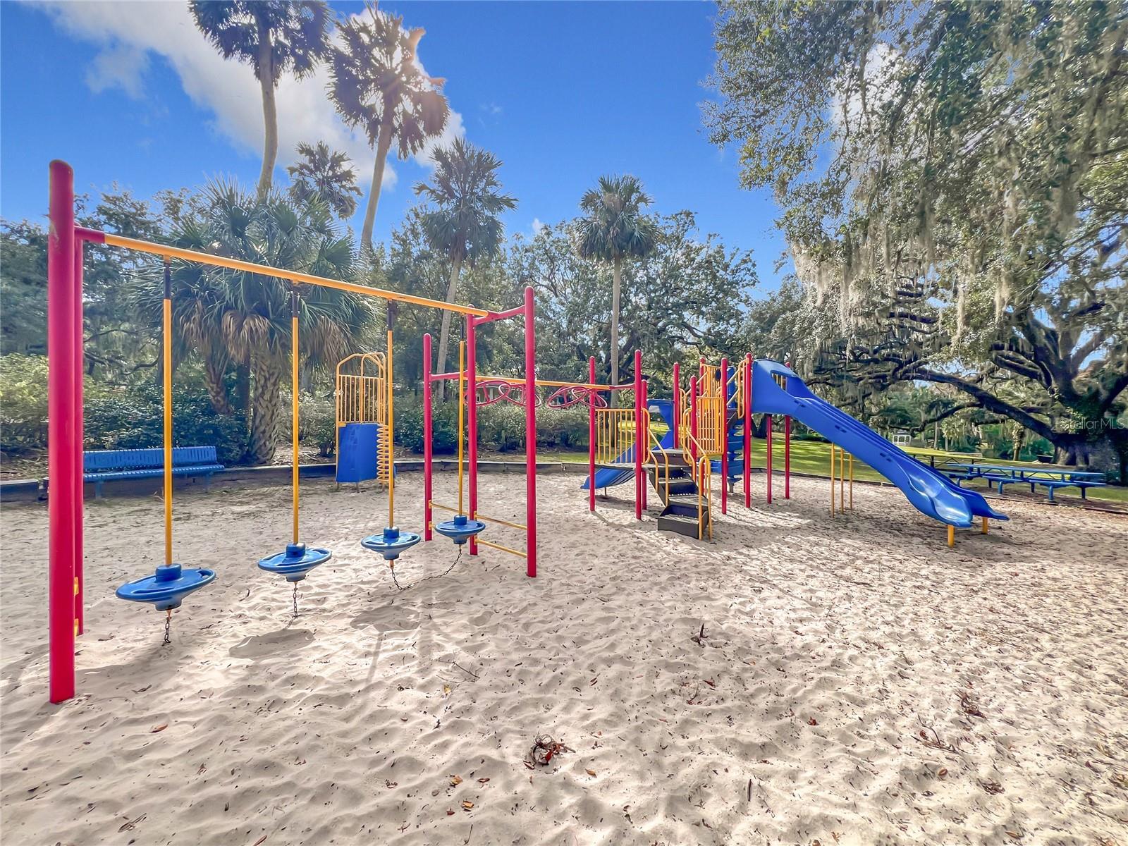 CROWN OAKS - Residential