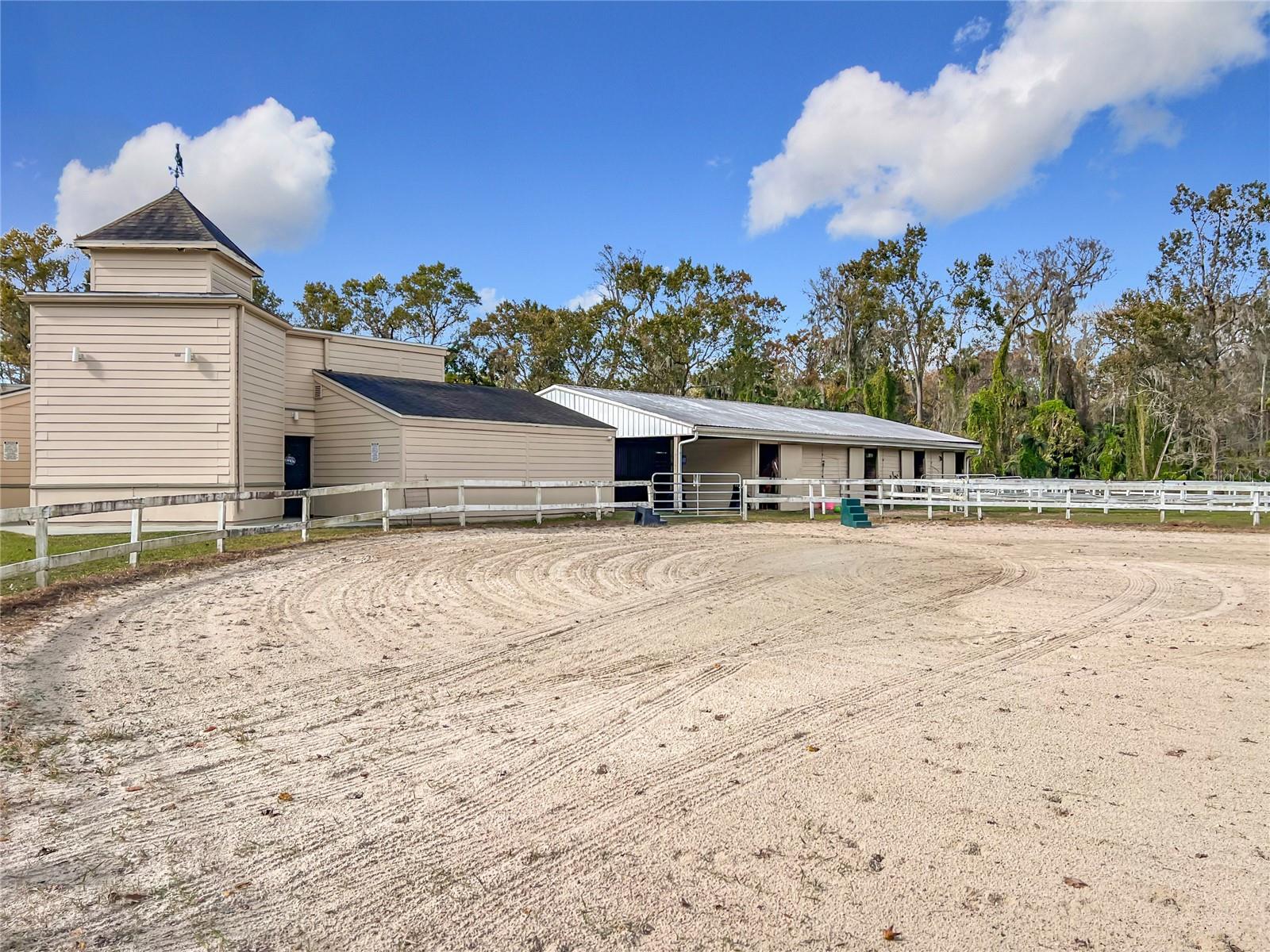 CROWN OAKS - Residential