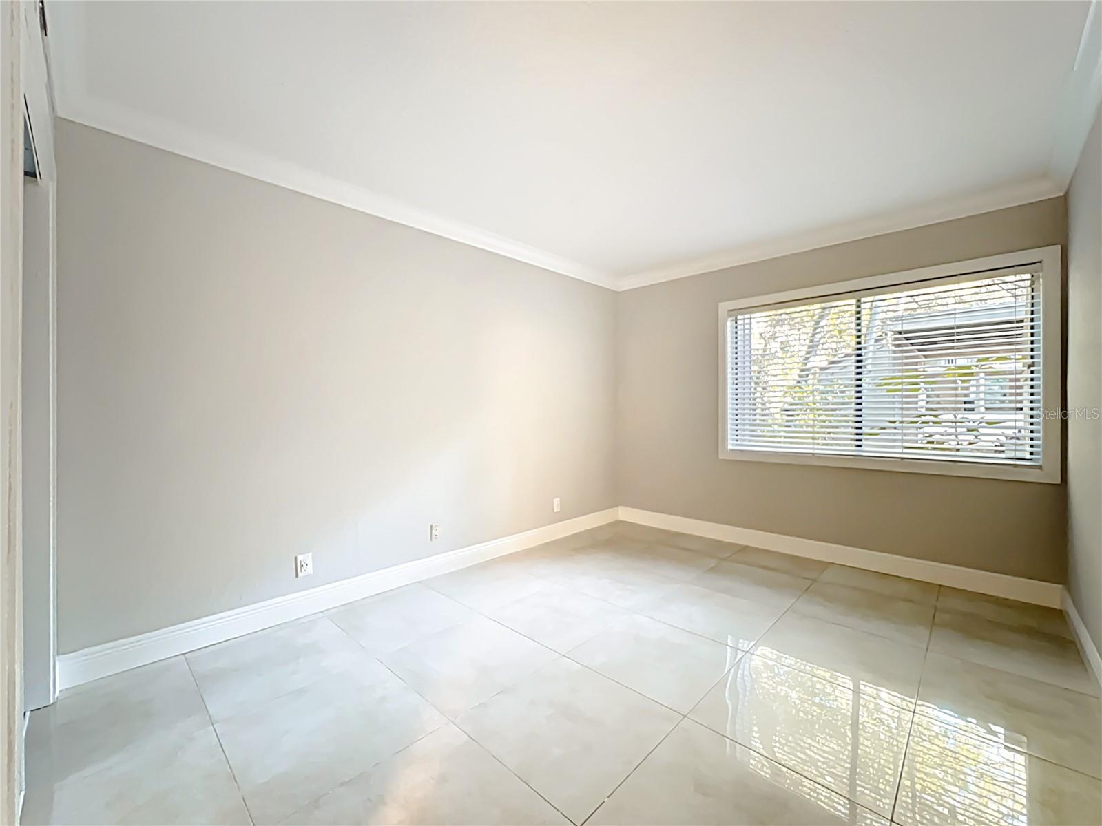 CROWN OAKS - Residential