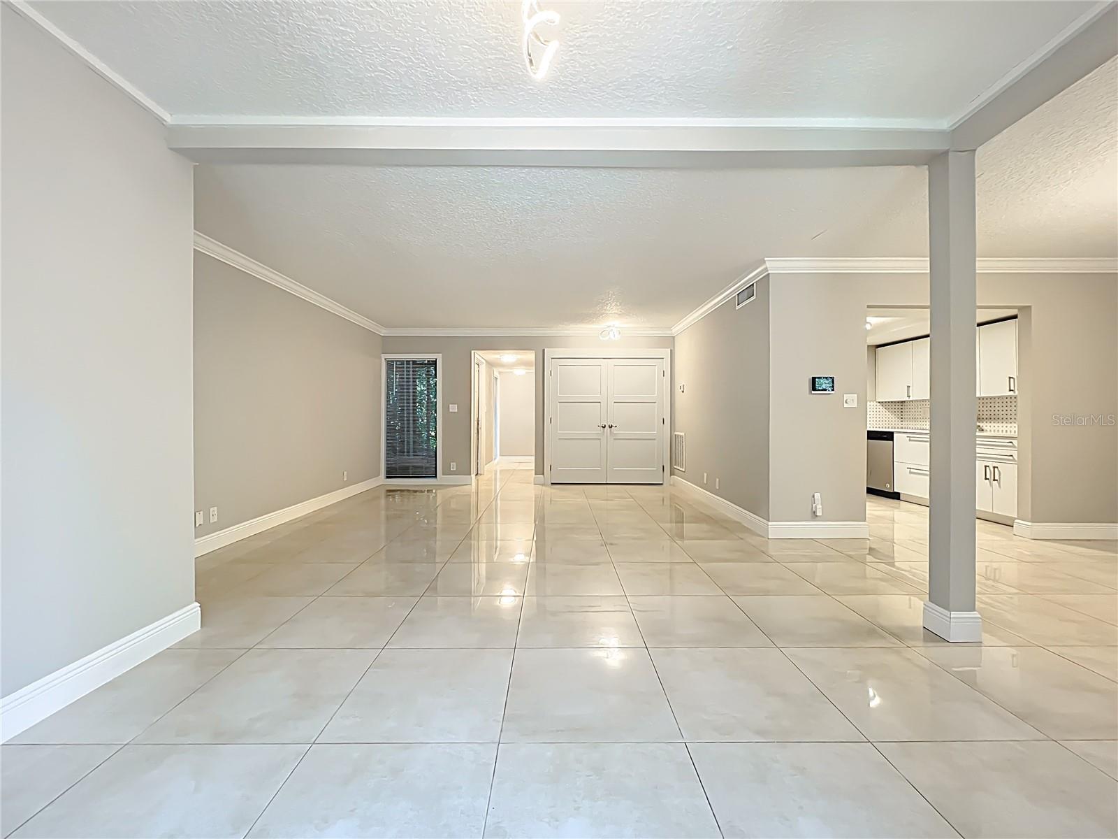 CROWN OAKS - Residential