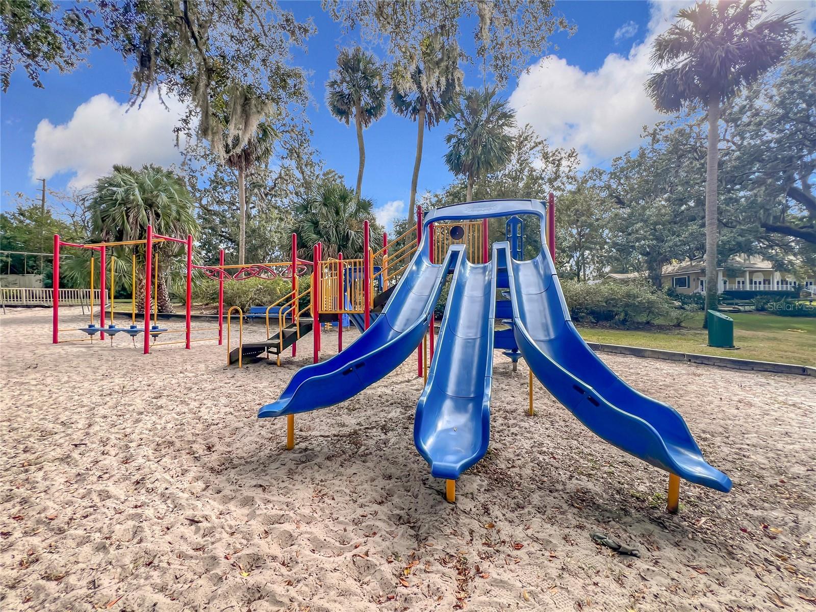 CROWN OAKS - Residential