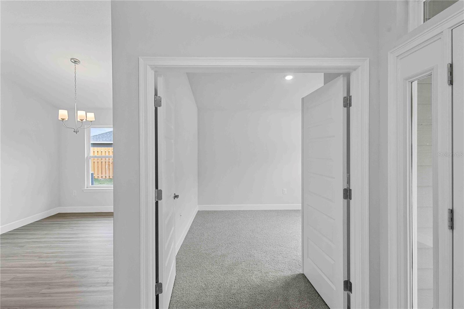 593 SW BELLFLOWER DRIVE