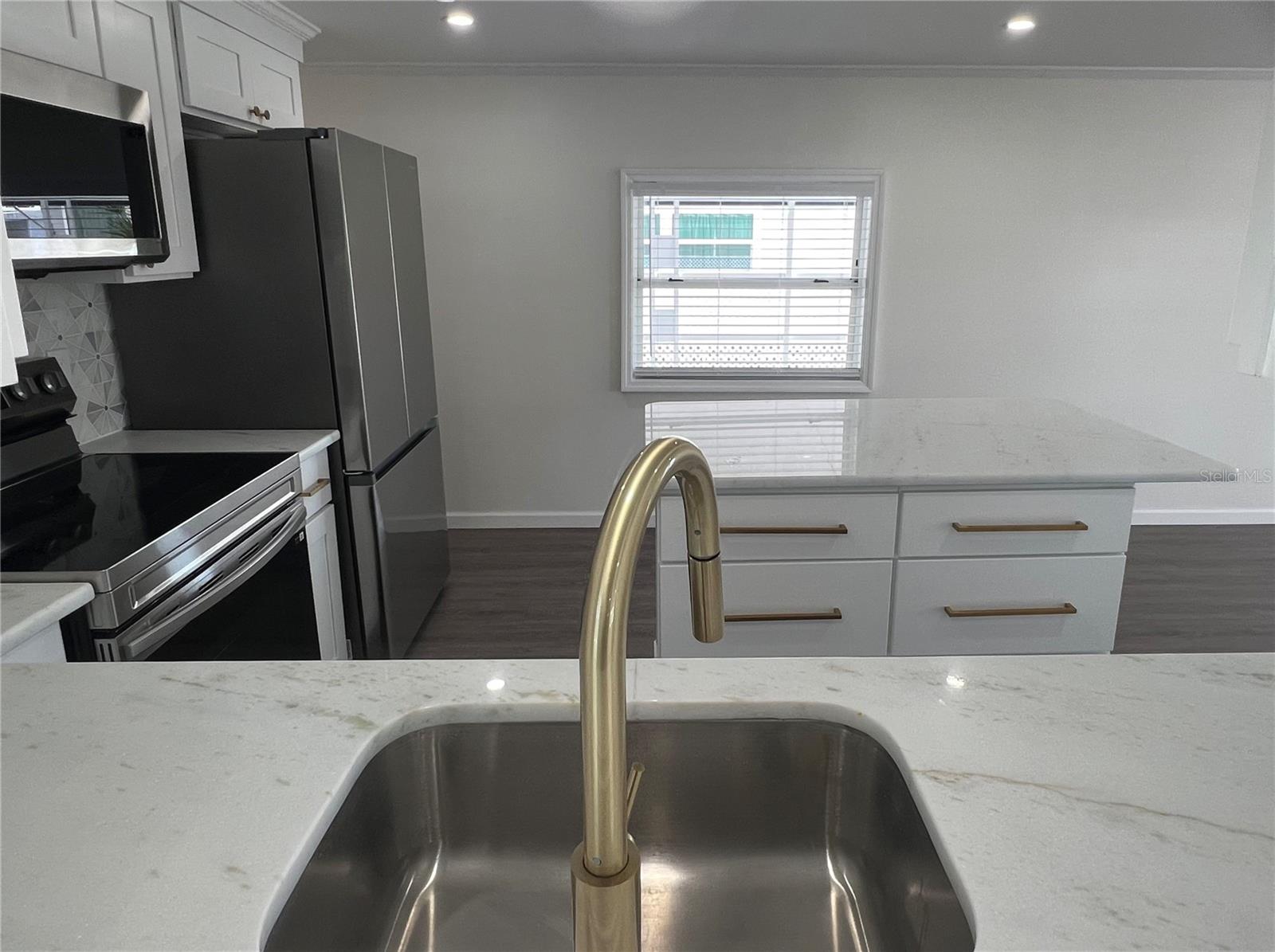 FAIRWAY VILLAGE MOBILE HOME PARK UNREC - Residential