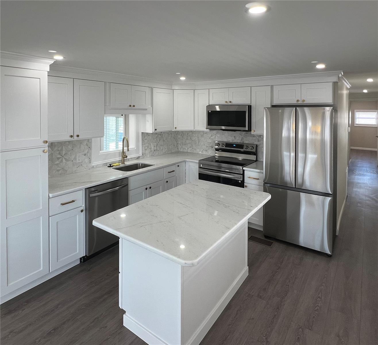 FAIRWAY VILLAGE MOBILE HOME PARK UNREC - Residential