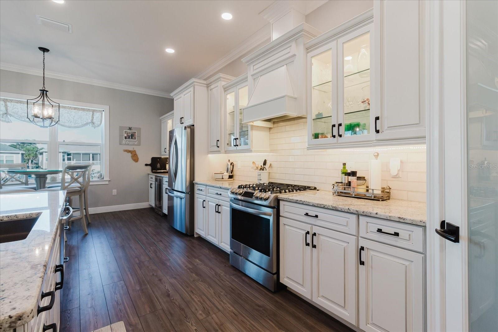 LUTEAN SHORES - Residential