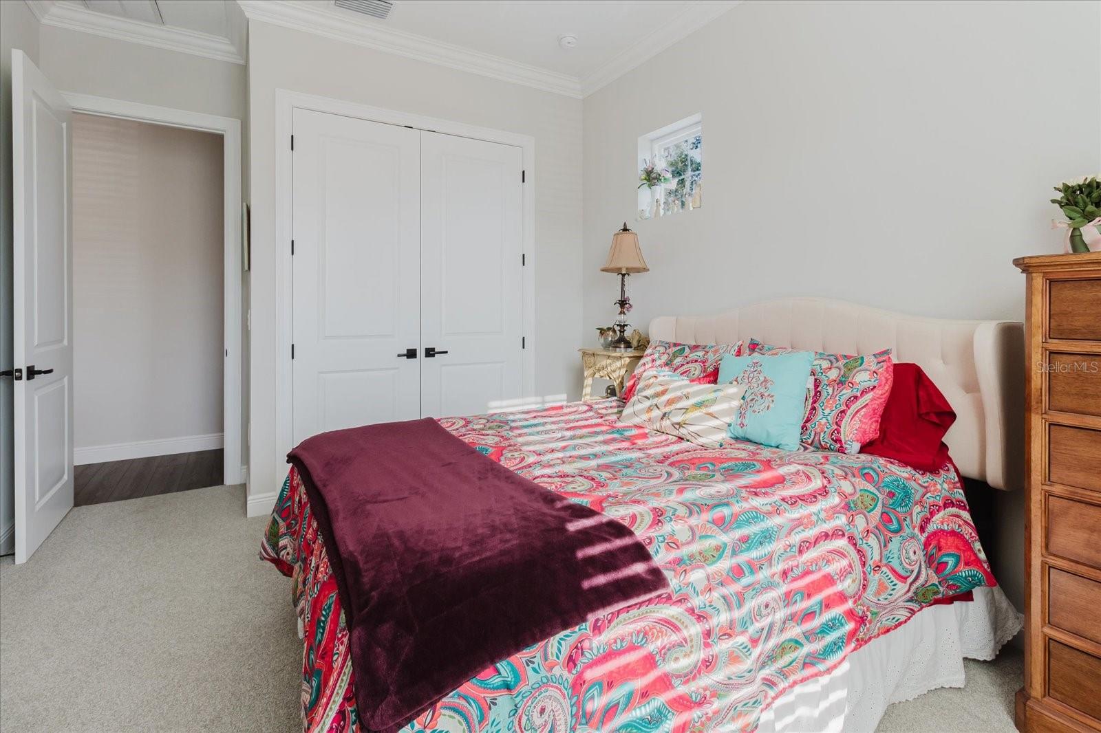 LUTEAN SHORES - Residential