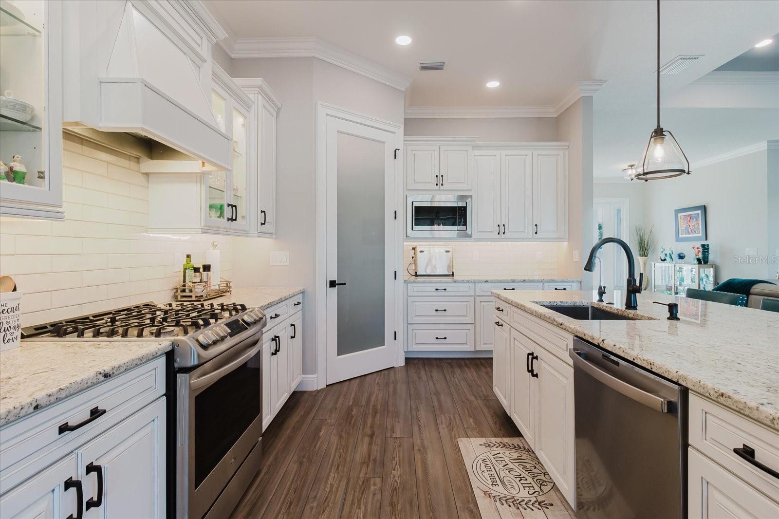 LUTEAN SHORES - Residential