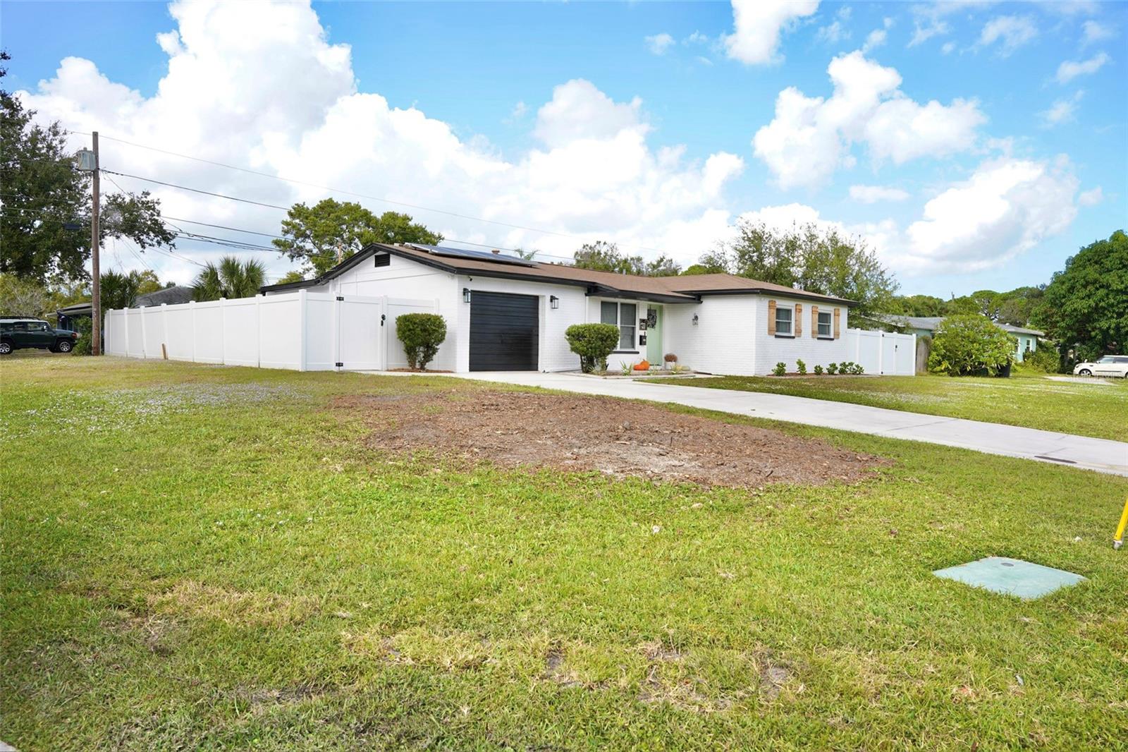 MEADOW LAWN 13TH ADD - Residential