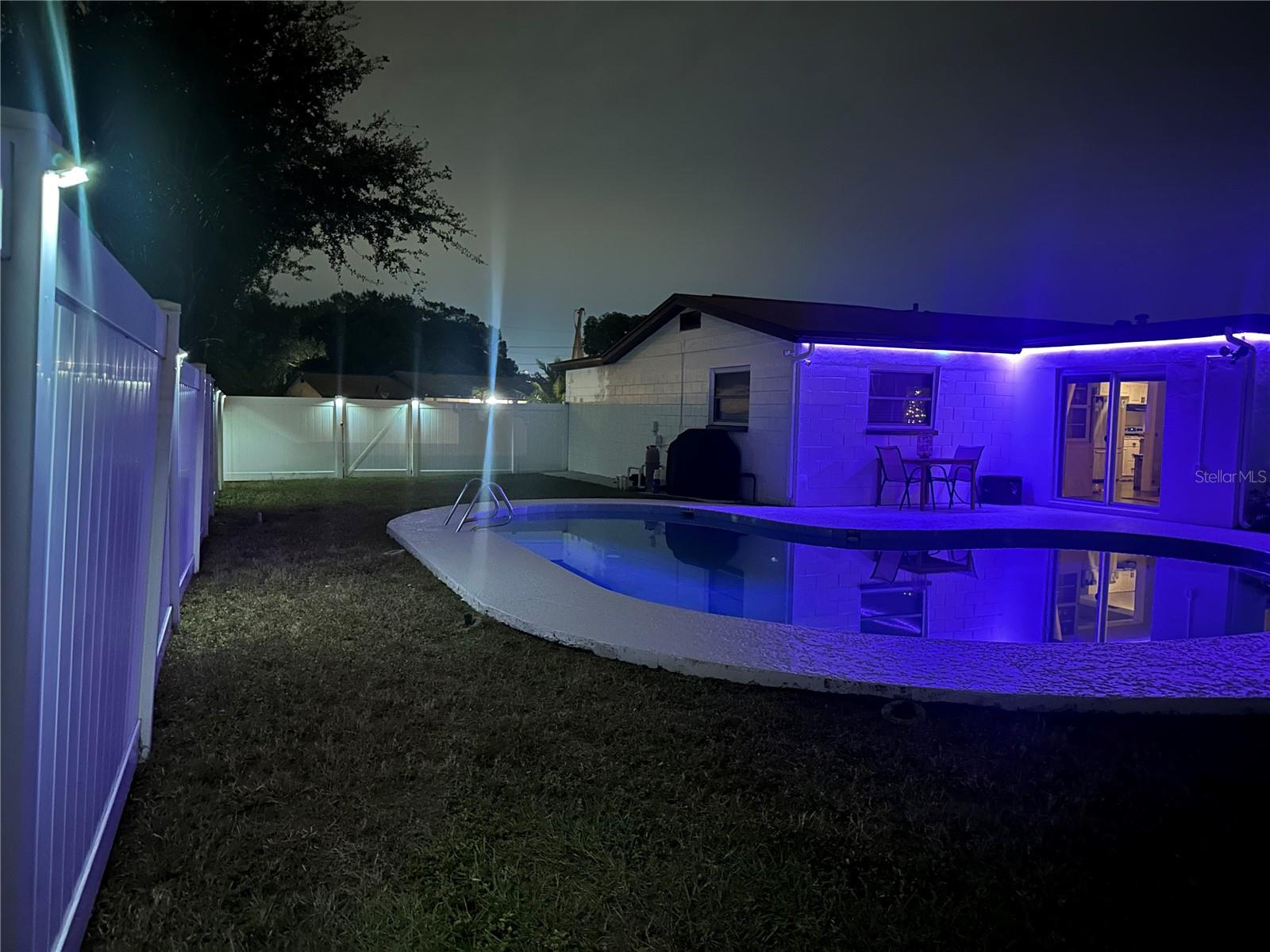 MEADOW LAWN 13TH ADD - Residential