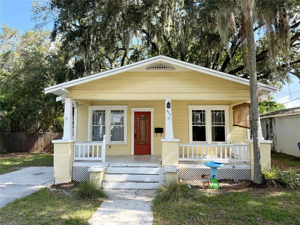 Photo of 521 Young Place, Lakeland, FL 33803 (MLS # L4964436)