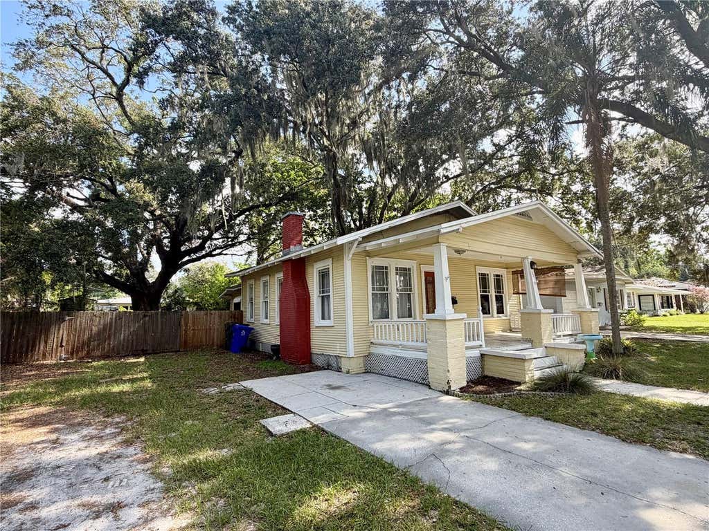 Photo of 521 Young Place, Lakeland, FL 33803 (MLS # L4964436)