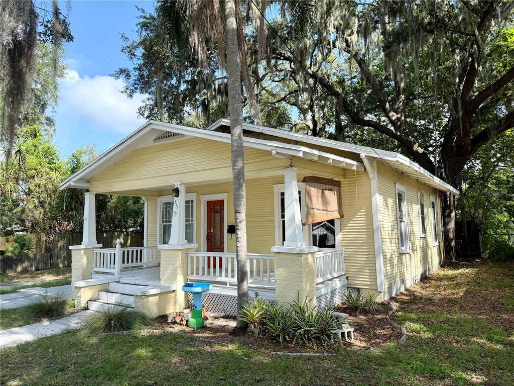 Photo of 521 Young Place, Lakeland, FL 33803 (MLS # L4964436)