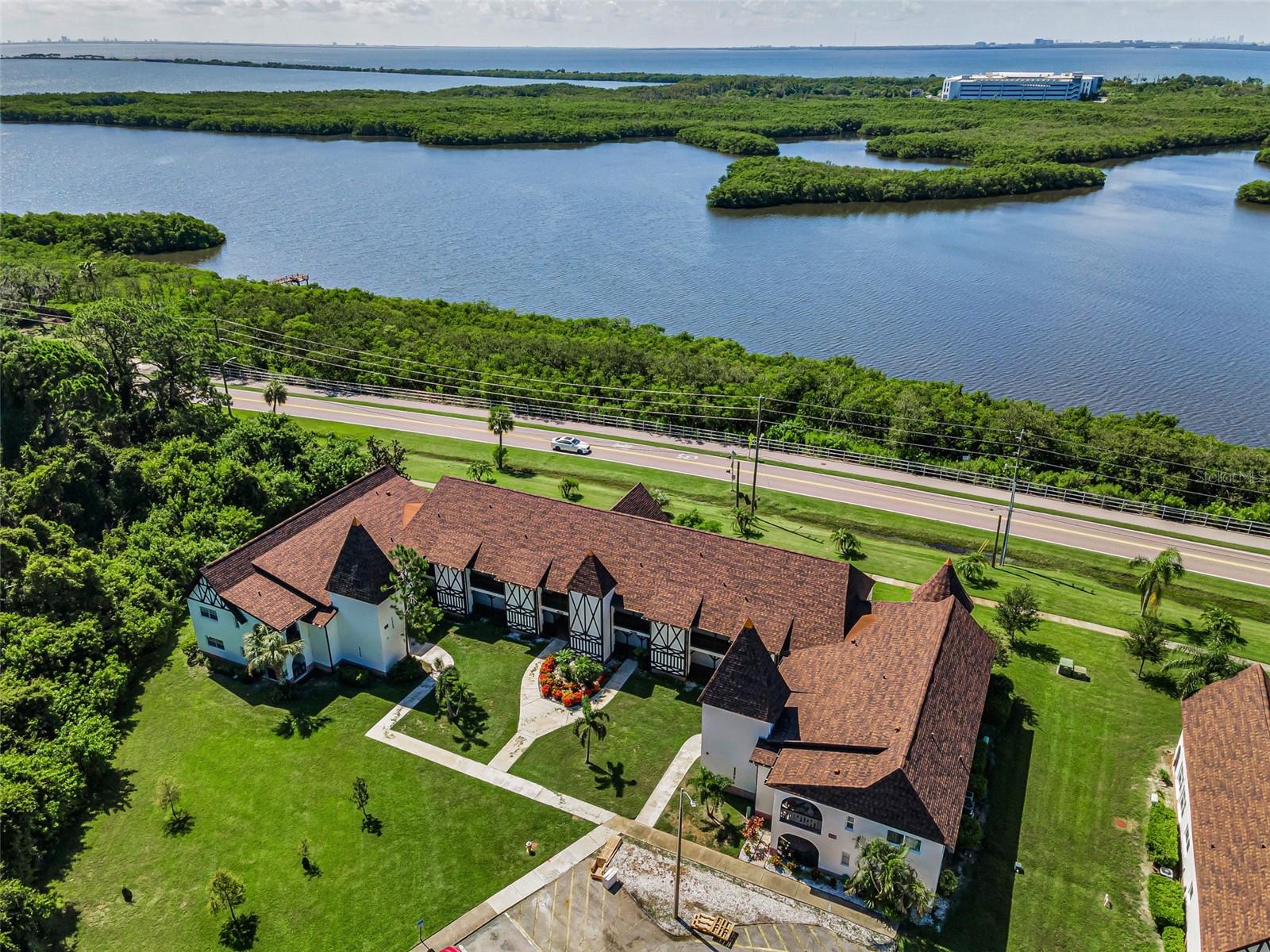 320 N BAYSHORE BOULEVARD 107