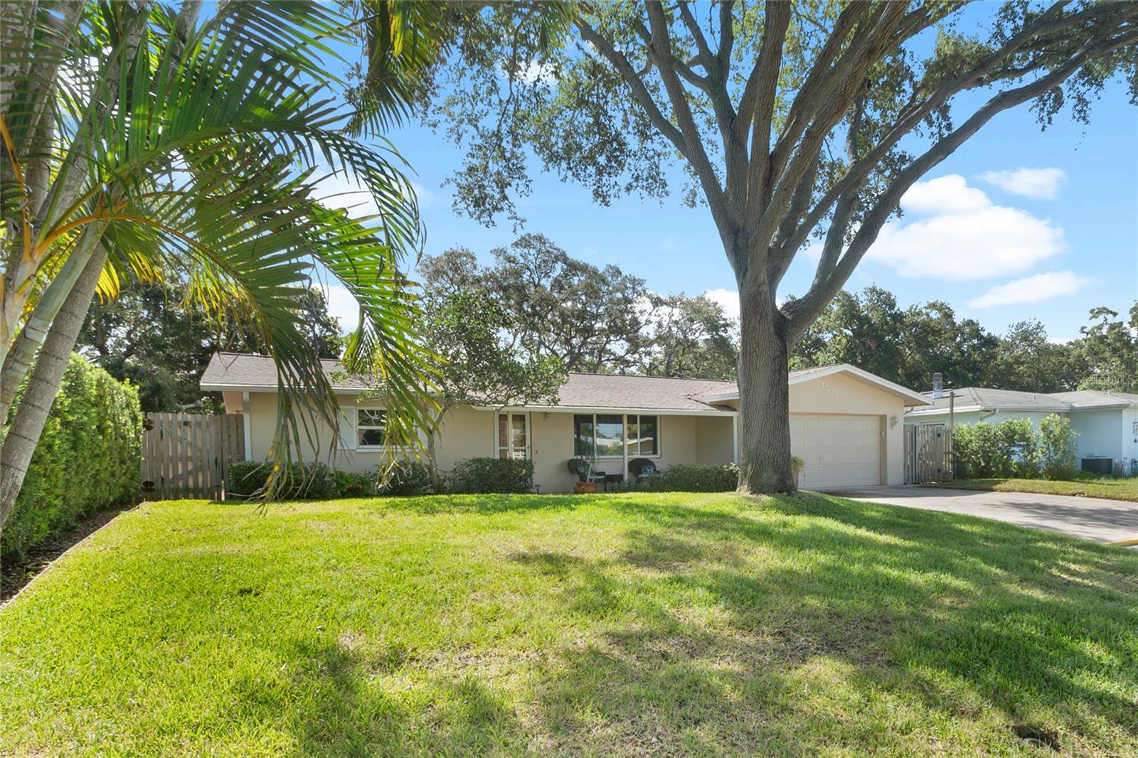1707 RIDGEWAY DRIVE