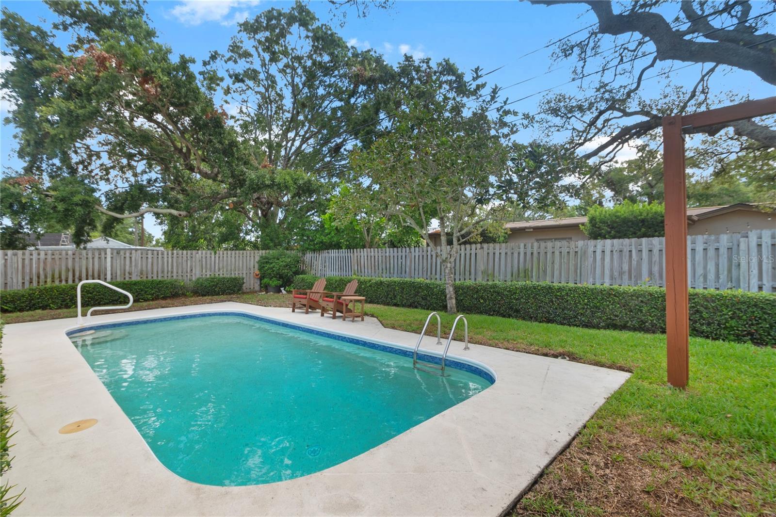 1707 RIDGEWAY DRIVE