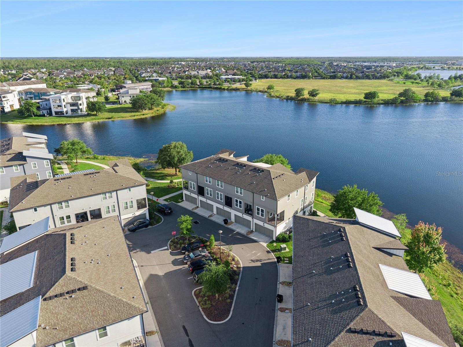 LAUREATE PARK NBRHD CENTER PH 3 - Residential