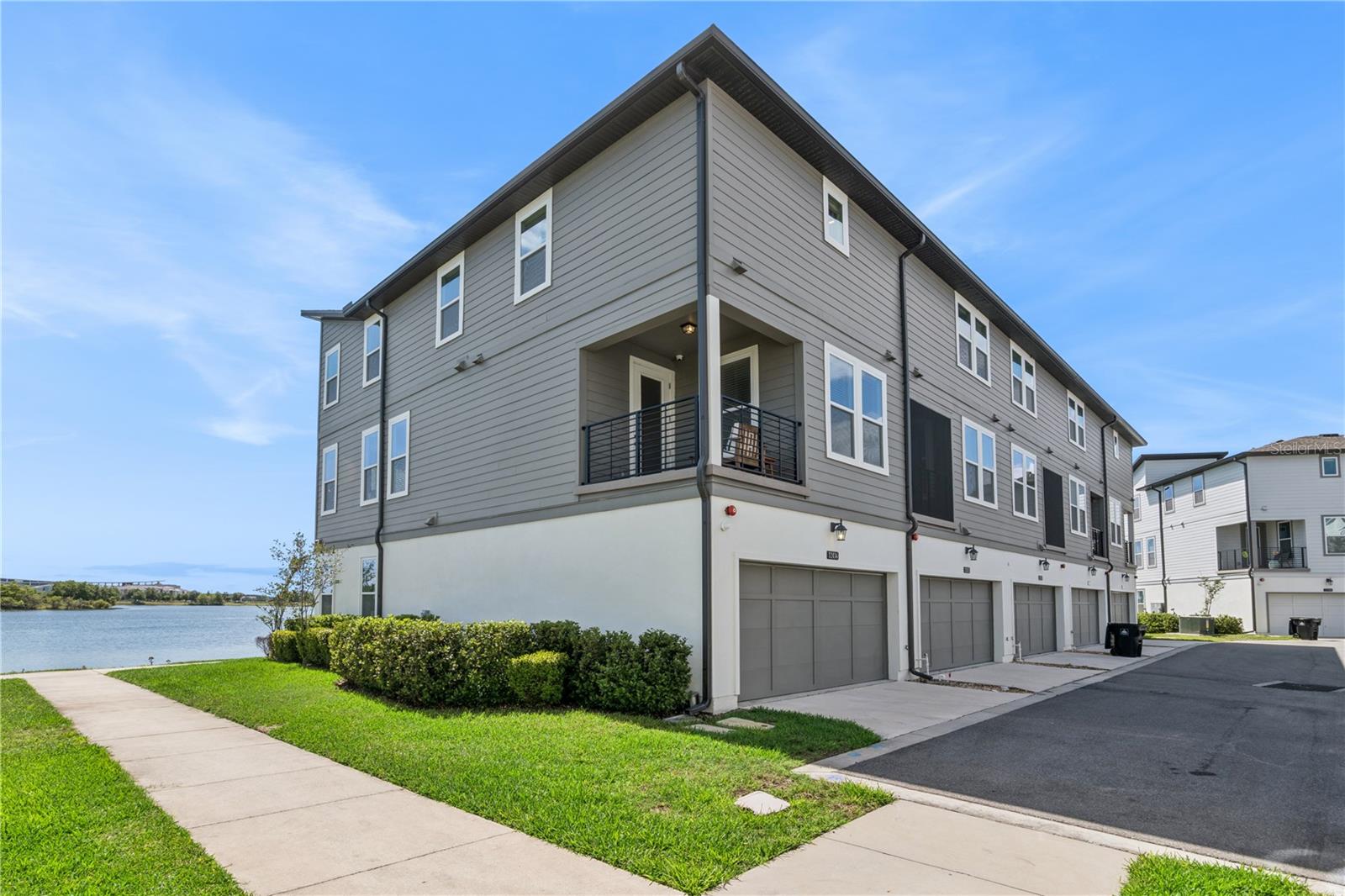 LAUREATE PARK NBRHD CENTER PH 3 - Residential