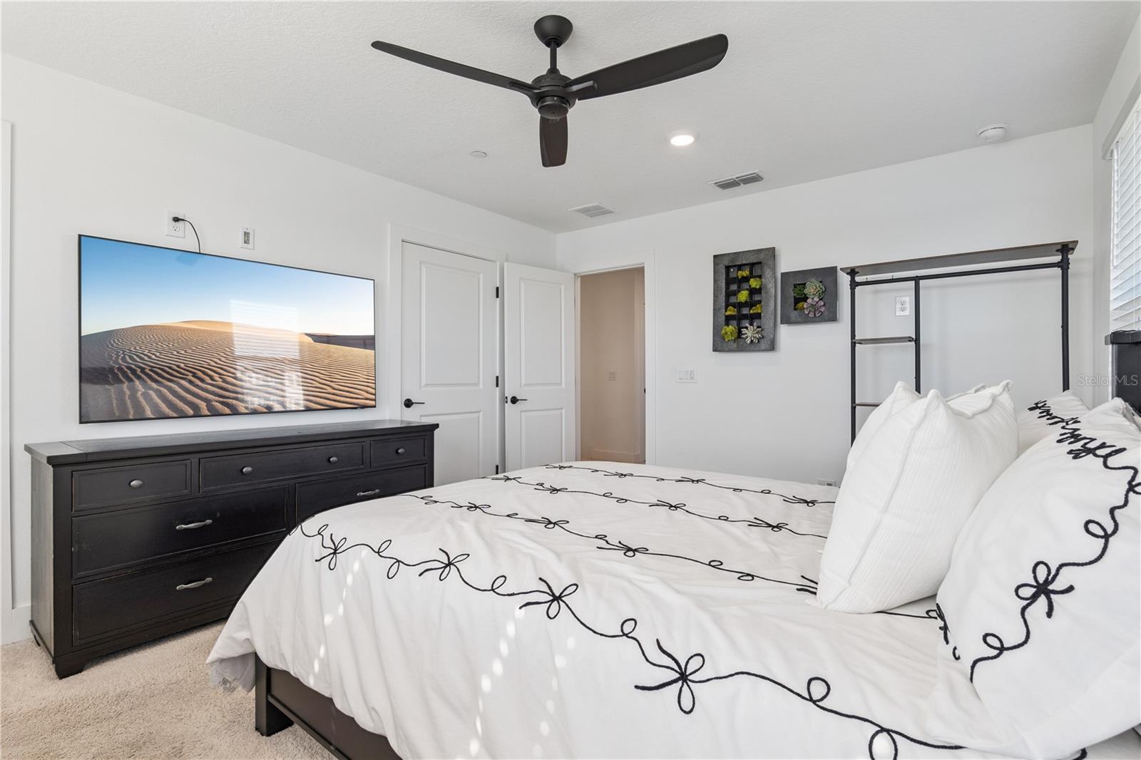 LAUREATE PARK NBRHD CENTER PH 3 - Residential