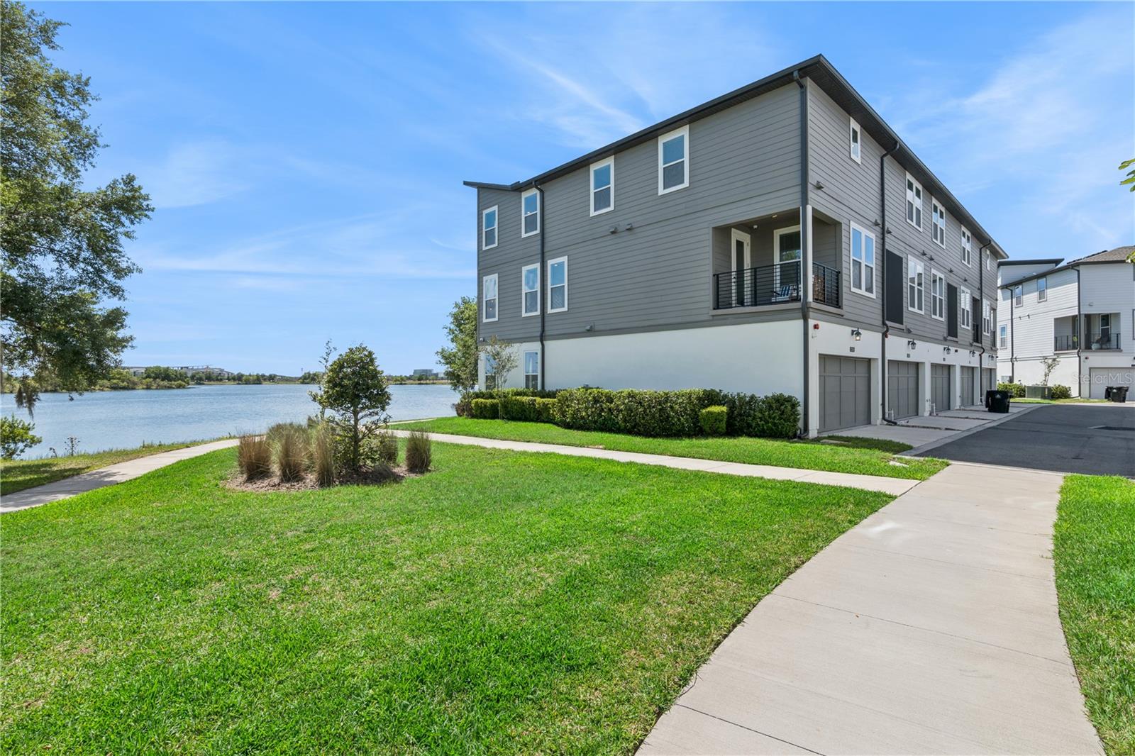 LAUREATE PARK NBRHD CENTER PH 3 - Residential