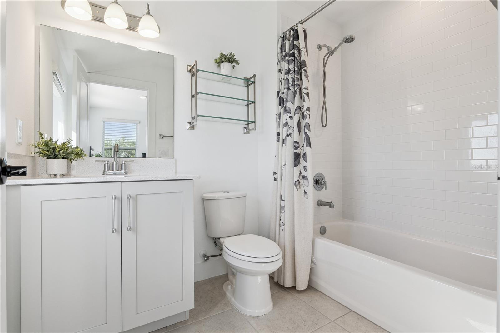 LAUREATE PARK NBRHD CENTER PH 3 - Residential