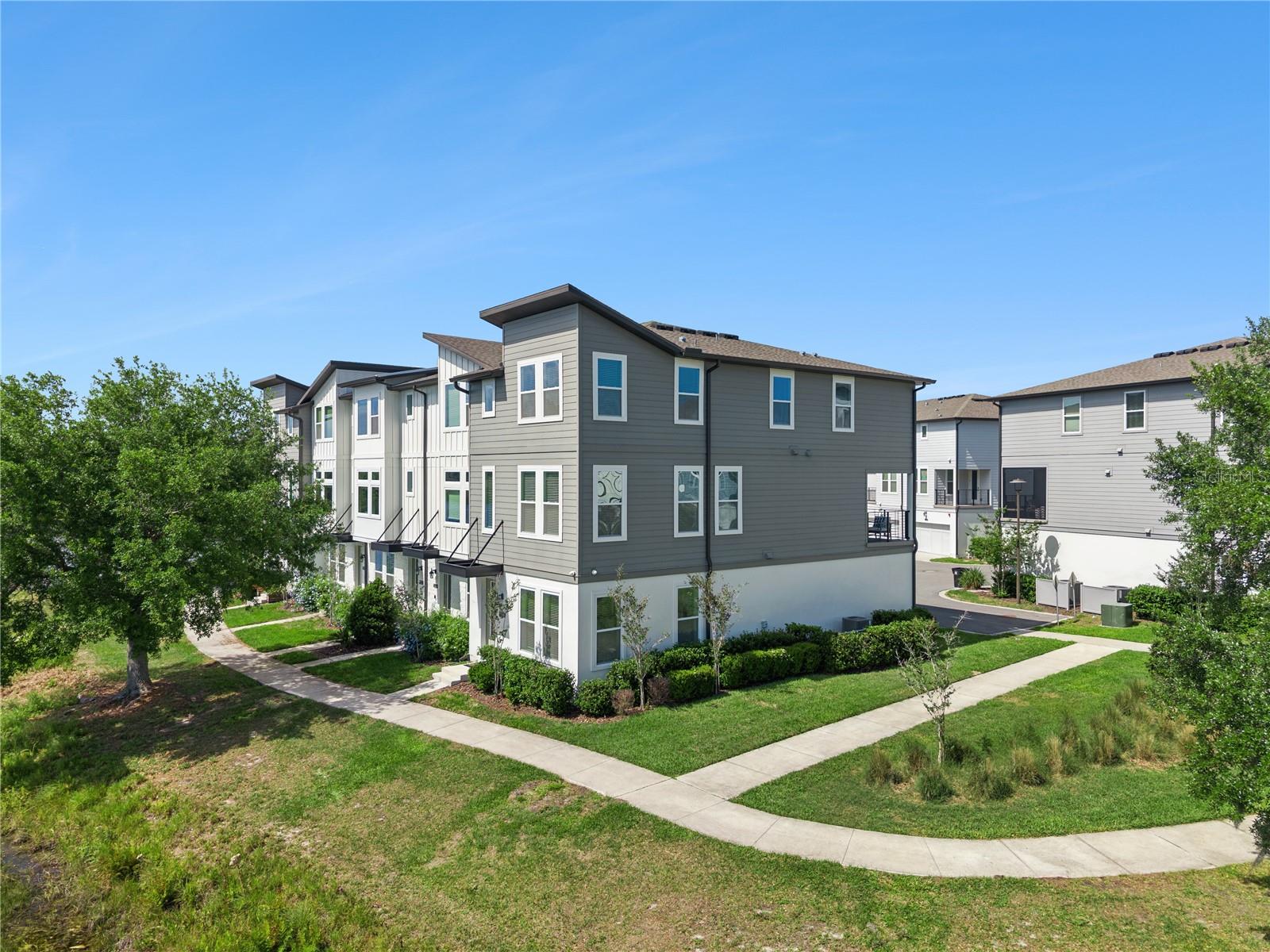 LAUREATE PARK NBRHD CENTER PH 3 - Residential