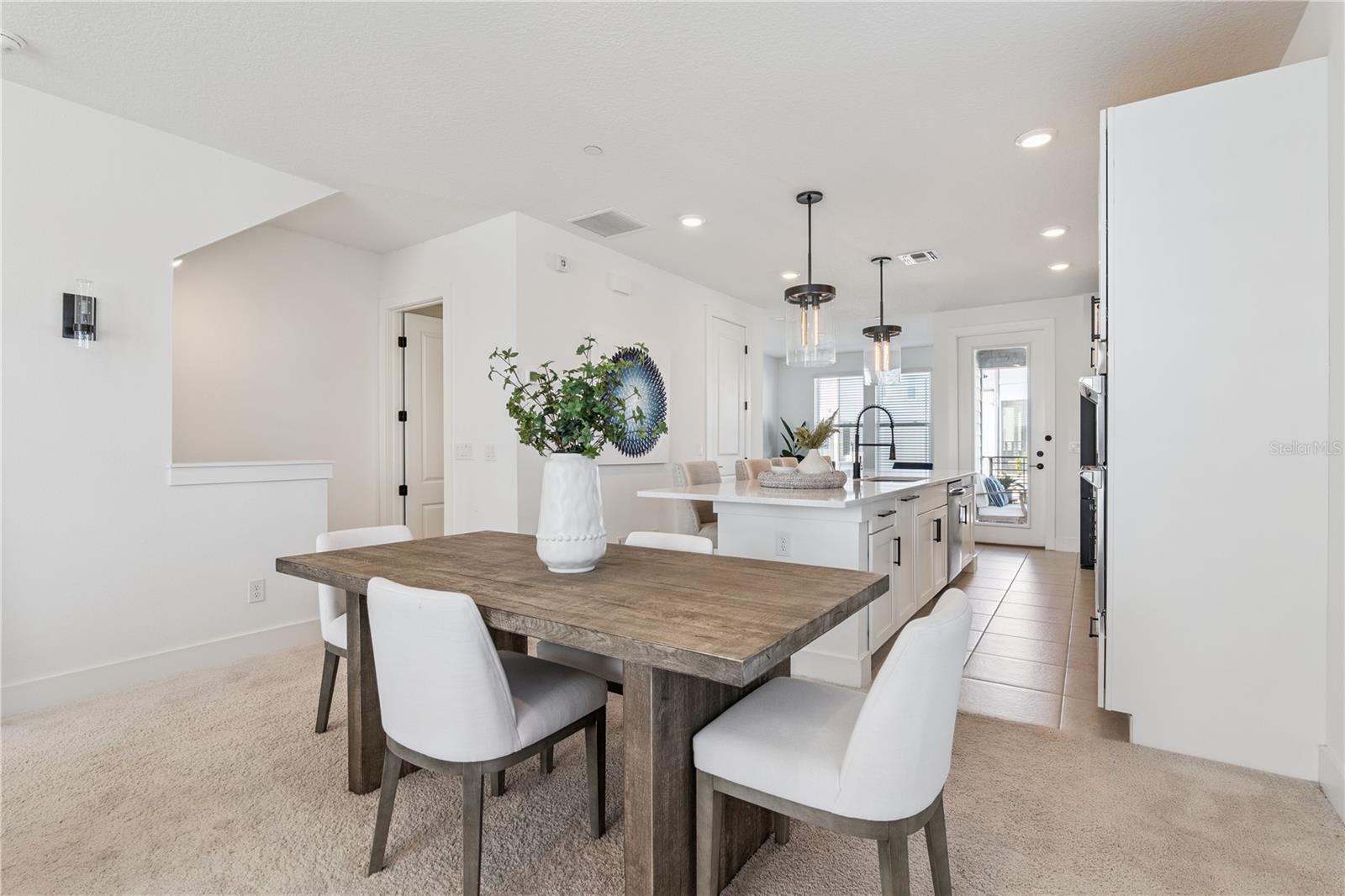 LAUREATE PARK NBRHD CENTER PH 3 - Residential