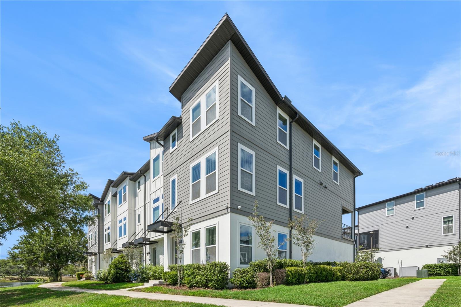 LAUREATE PARK NBRHD CENTER PH 3 - Residential