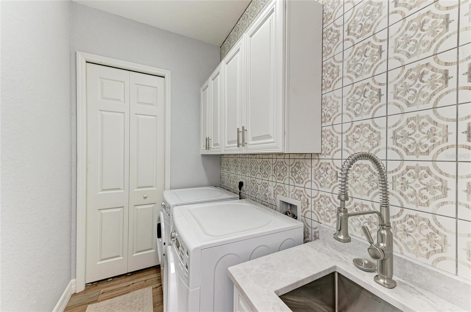 RIVER STRAND - Residential