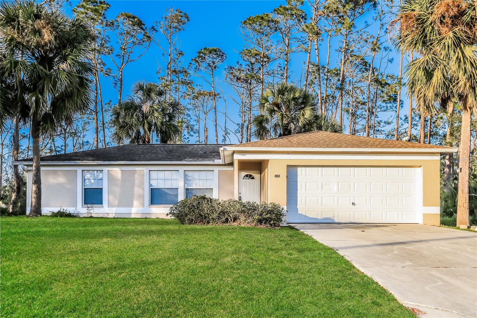Discover this 3-bedroom, 2-bathroom pet-friendly home spanning 1213 sq. ft., featuring a kitchen outfitted with stainless steel appliances, including a refrigerator and range oven. Enjoy ceiling fans and window coverings throughout the home. The attached garage provides convenience and additional storage options.