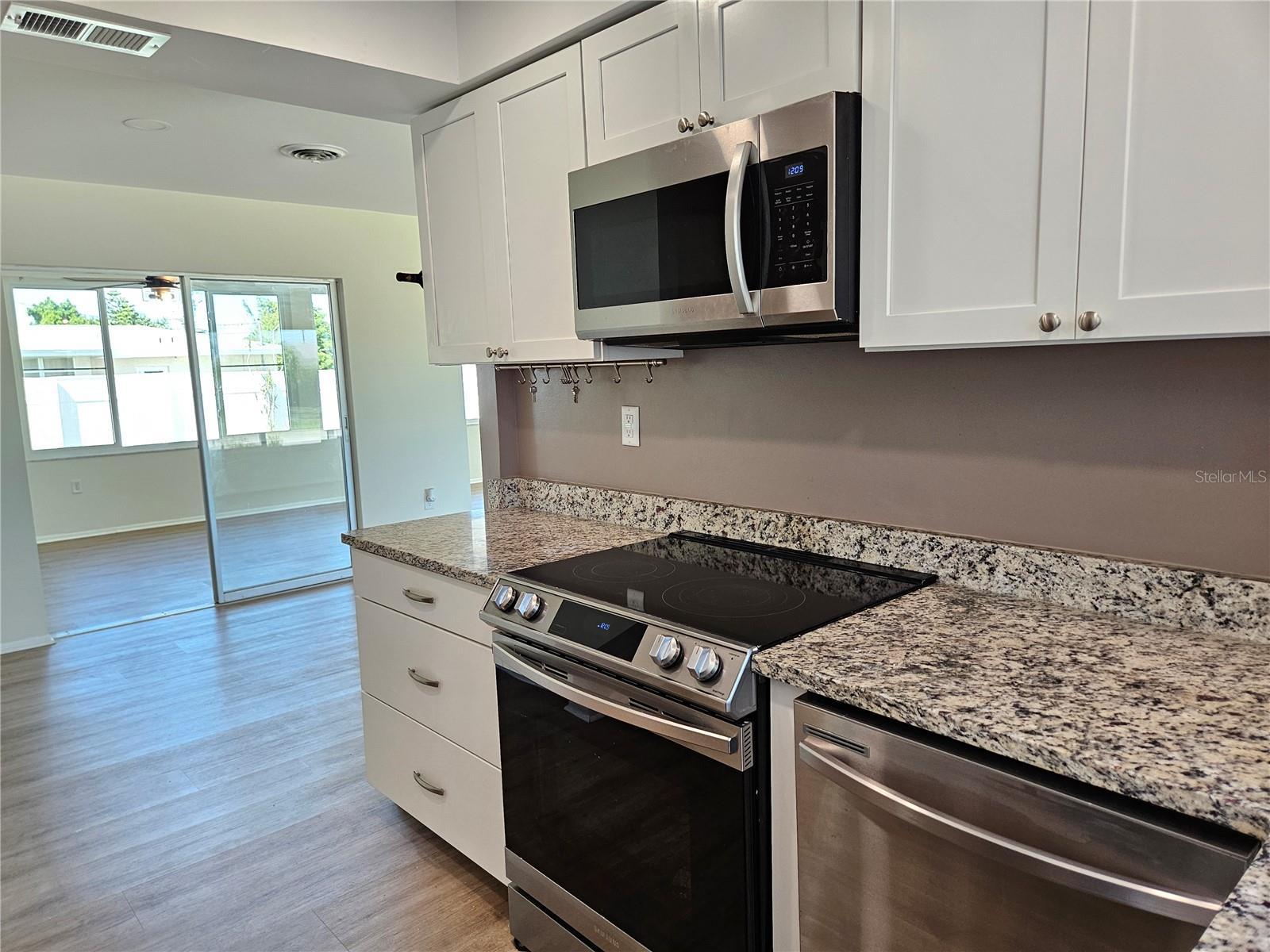 VENICE GARDENS - Residential Lease
