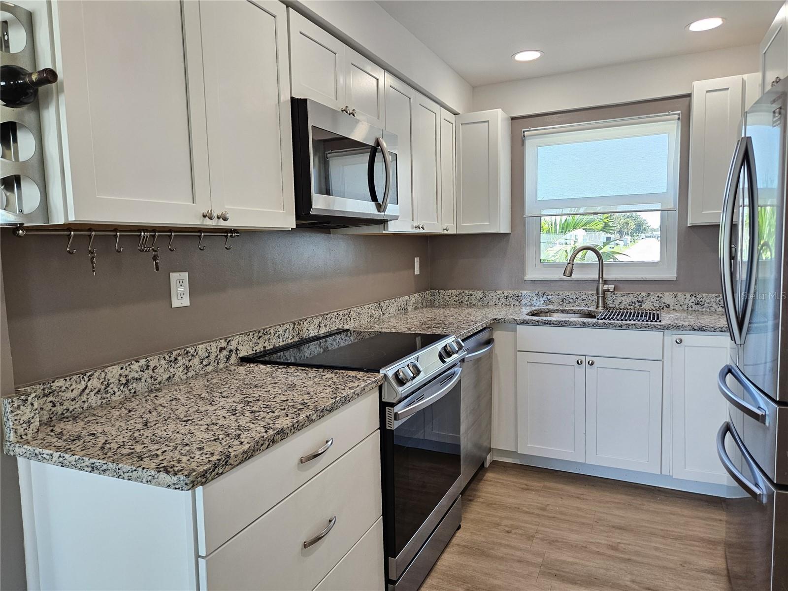 VENICE GARDENS - Residential Lease