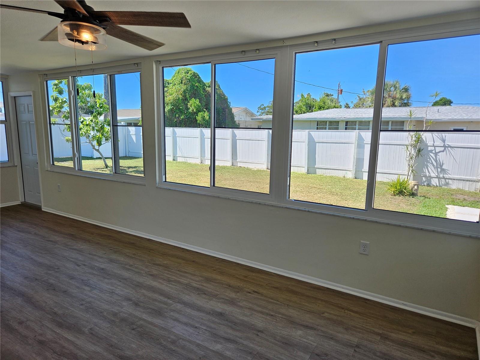 VENICE GARDENS - Residential Lease