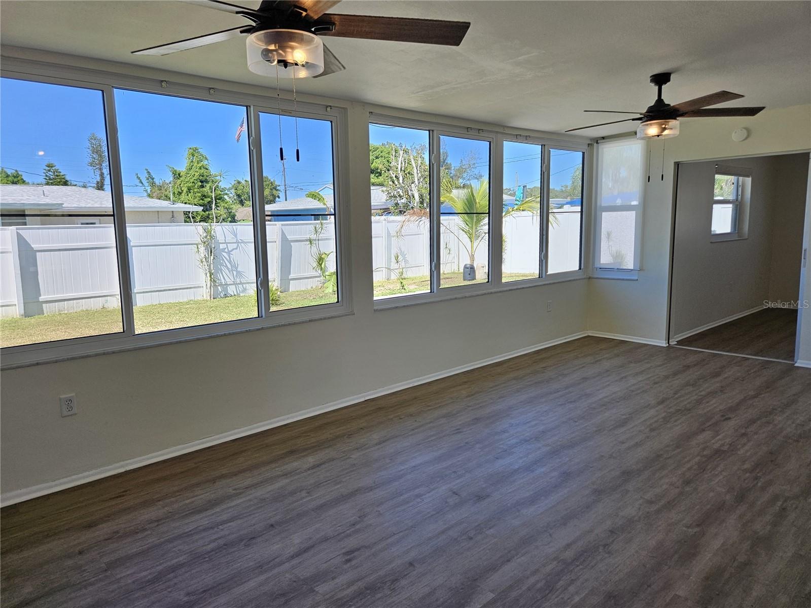VENICE GARDENS - Residential Lease